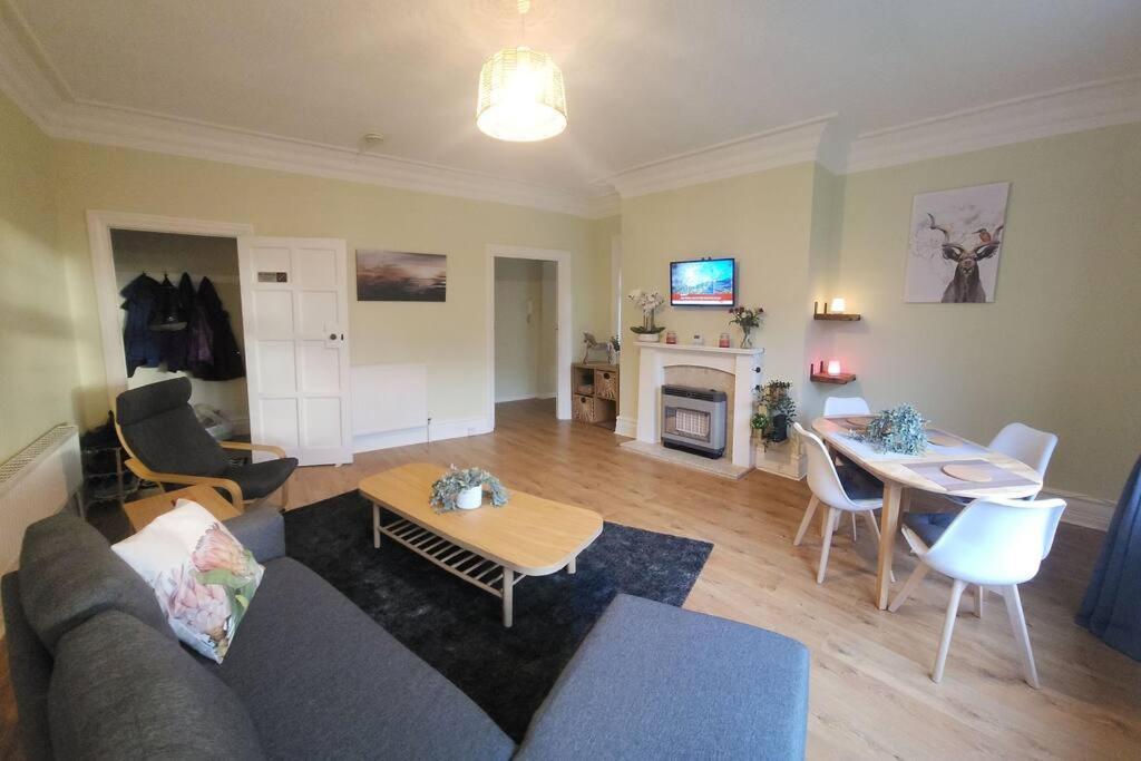 Spacious Guest Flat Near Roundhay Park Leeds  Exterior photo