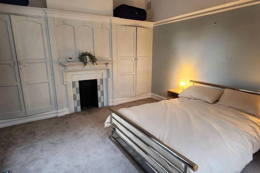 Spacious Guest Flat Near Roundhay Park Leeds  Exterior photo